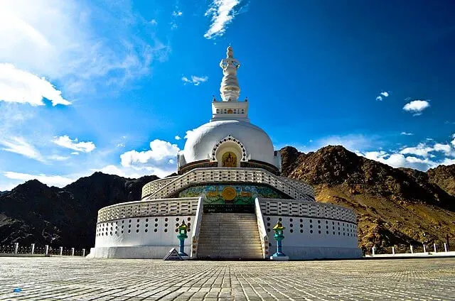 Explore Ladakh 4 Nights 5 Days - Dream Travel Yaari® (a unit of DTYHOLIDAYS LLP)
