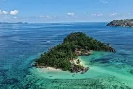 Astonishing Seychelles Honeymoon Tour Package
