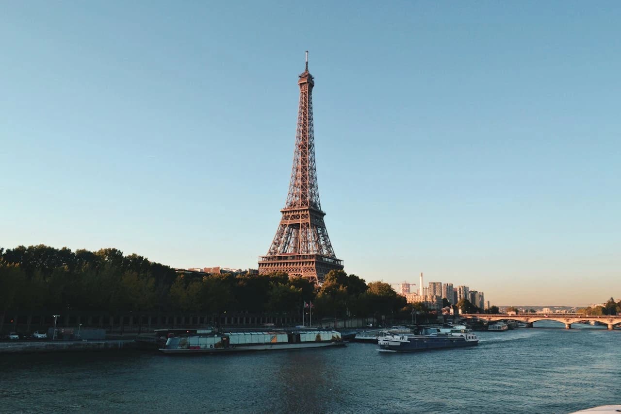 7 Nights 8 Days Amazing Europe Tour Package