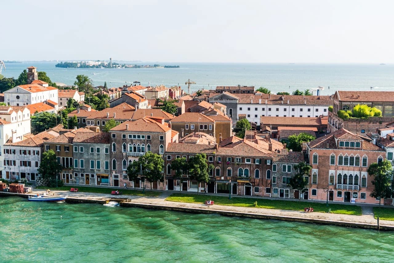 9 Nights 10 Days Sparks of Europe Tour Package