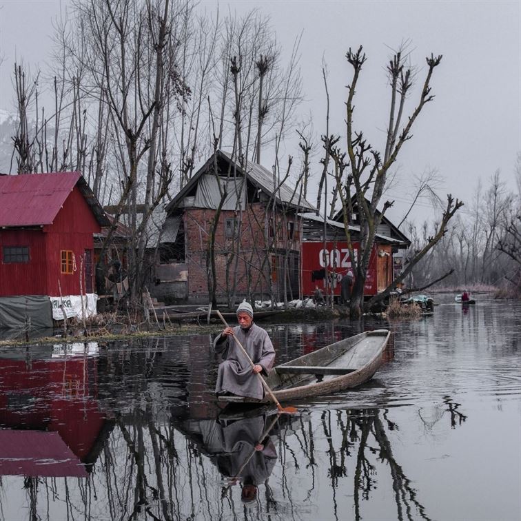  Kashmir Tour Package from Mumbai 