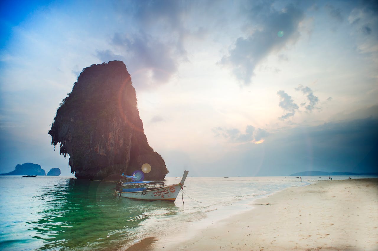 1737725121_42720-Krabi-and-phuket.jpg