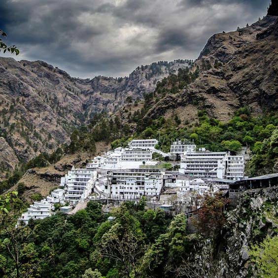 4 Nights 5 Days Vaishno Devi // Patnitop 