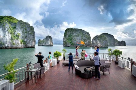 DISCOVER VIETNAM