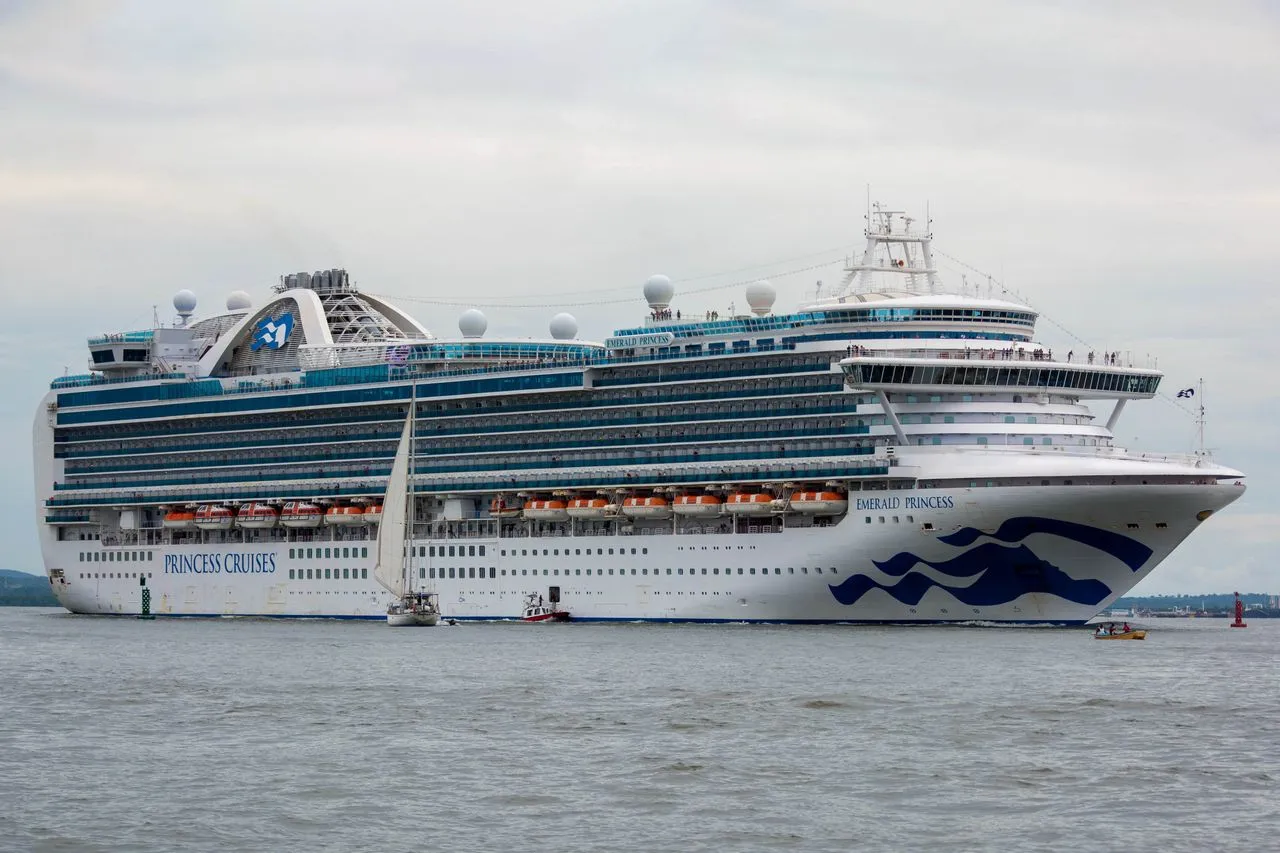 3 Nights 4 Days singapore Genting Dream Cruise tour