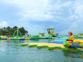 Singapore with Adventure Cove Water Park