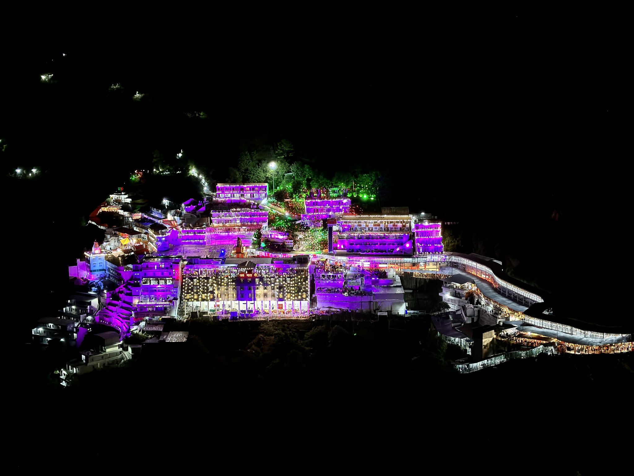 Vaishno Devi Tour Packages  - Dream Travel Yaari® (a unit of DTYHOLIDAYS LLP)